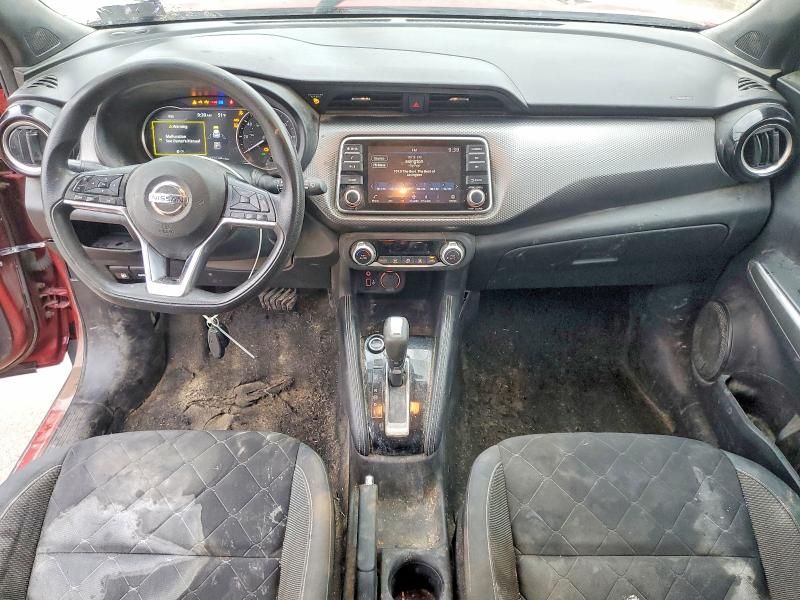 2020 Nissan Kicks sv