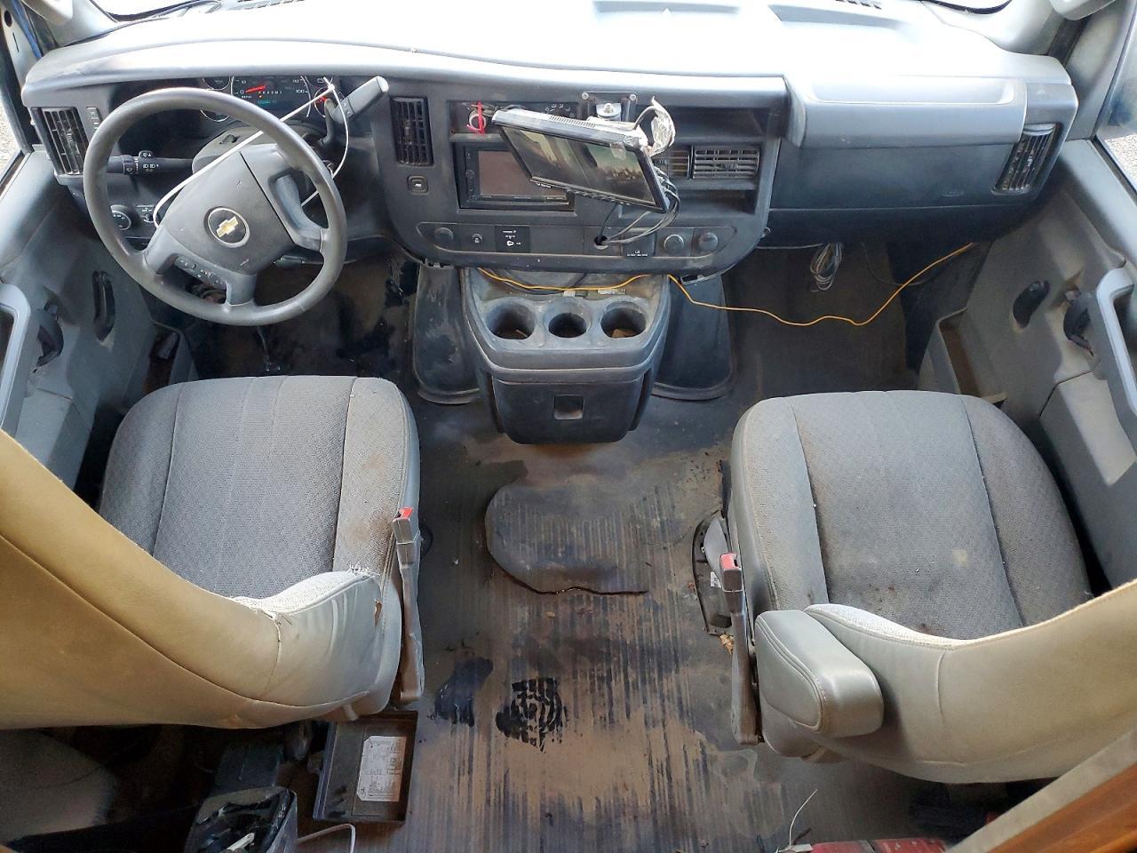 2018 Chev Rolet Express G3-box Truck