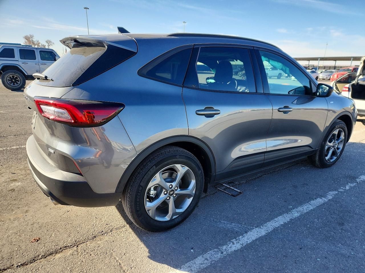 2025 Ford Escape st Line