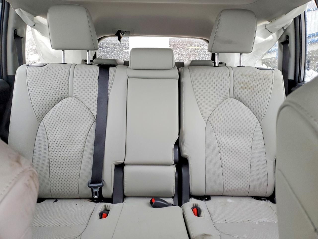 2025 Toyota Grand Highlander le