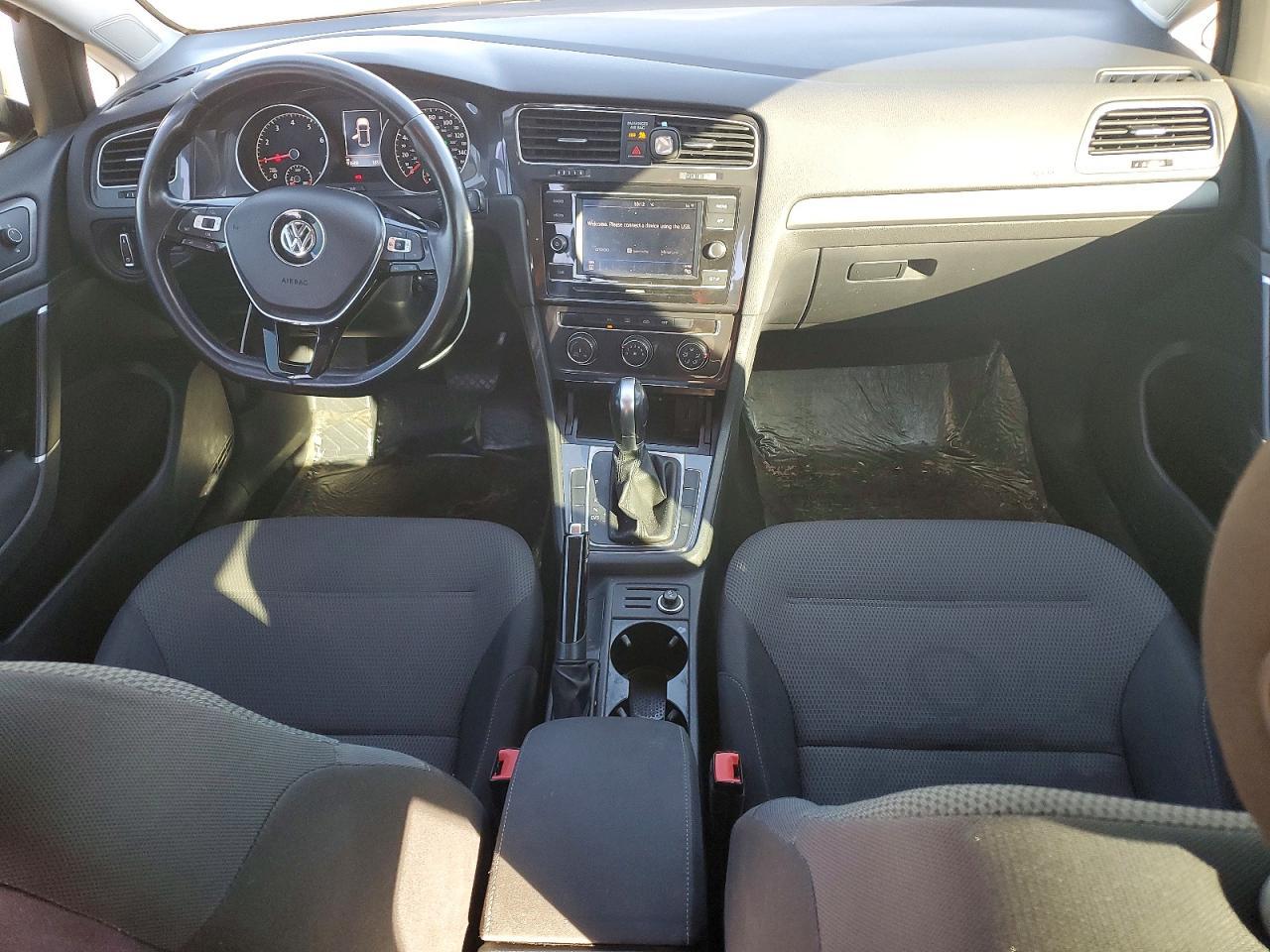 2018 Volkswagen Golf s