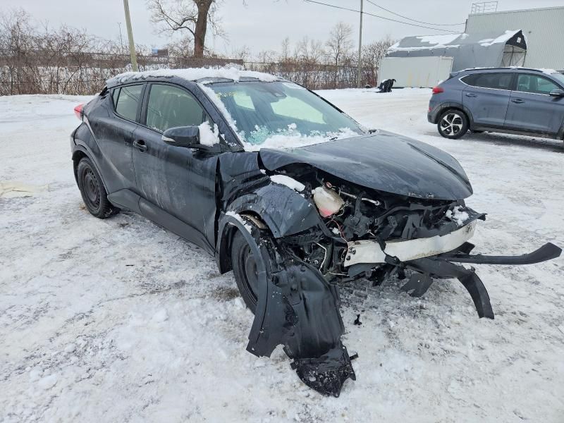 2022 Toyota C-hr xle