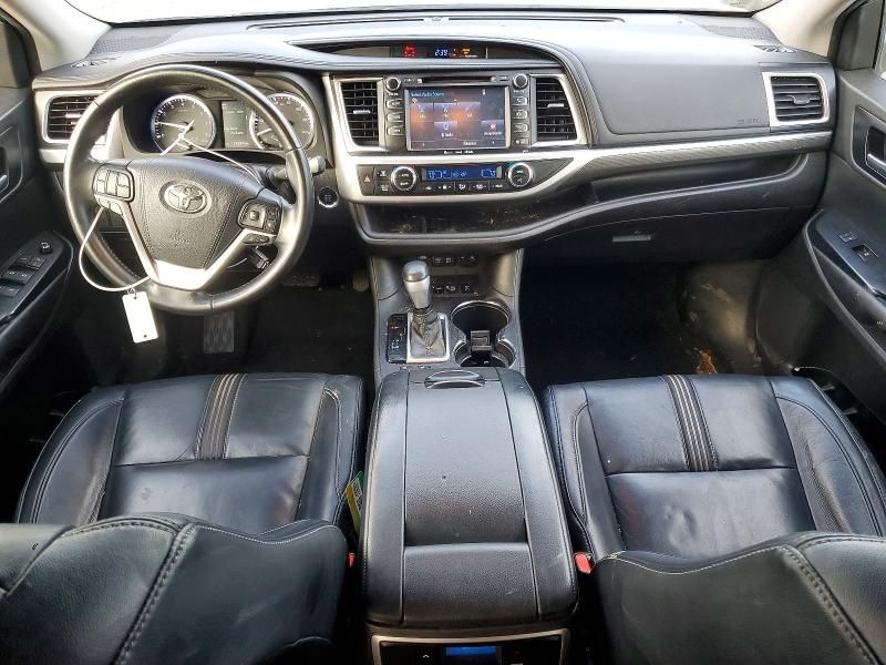 2018 Toyota Highlander se