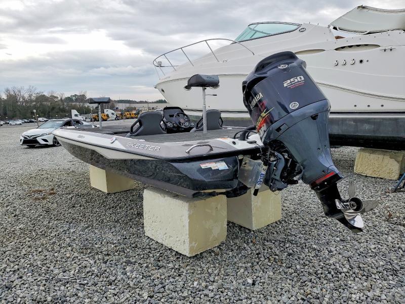 2021 Skeeter ZXR21  Boat Boat