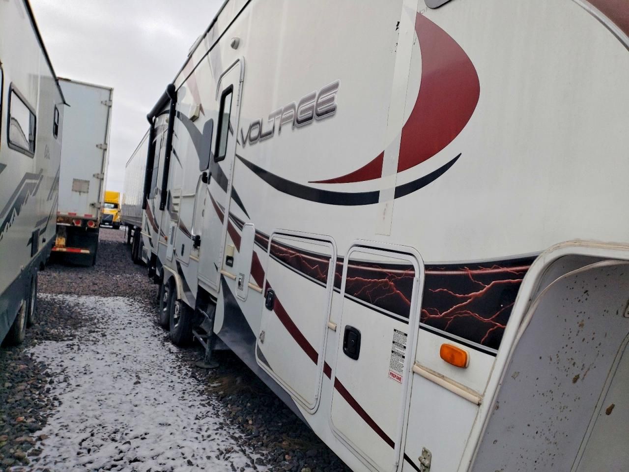 2012 Dutchmen Voltage