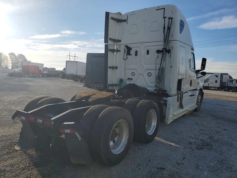 2019 Freightliner Cascadia 126 Semi Truck