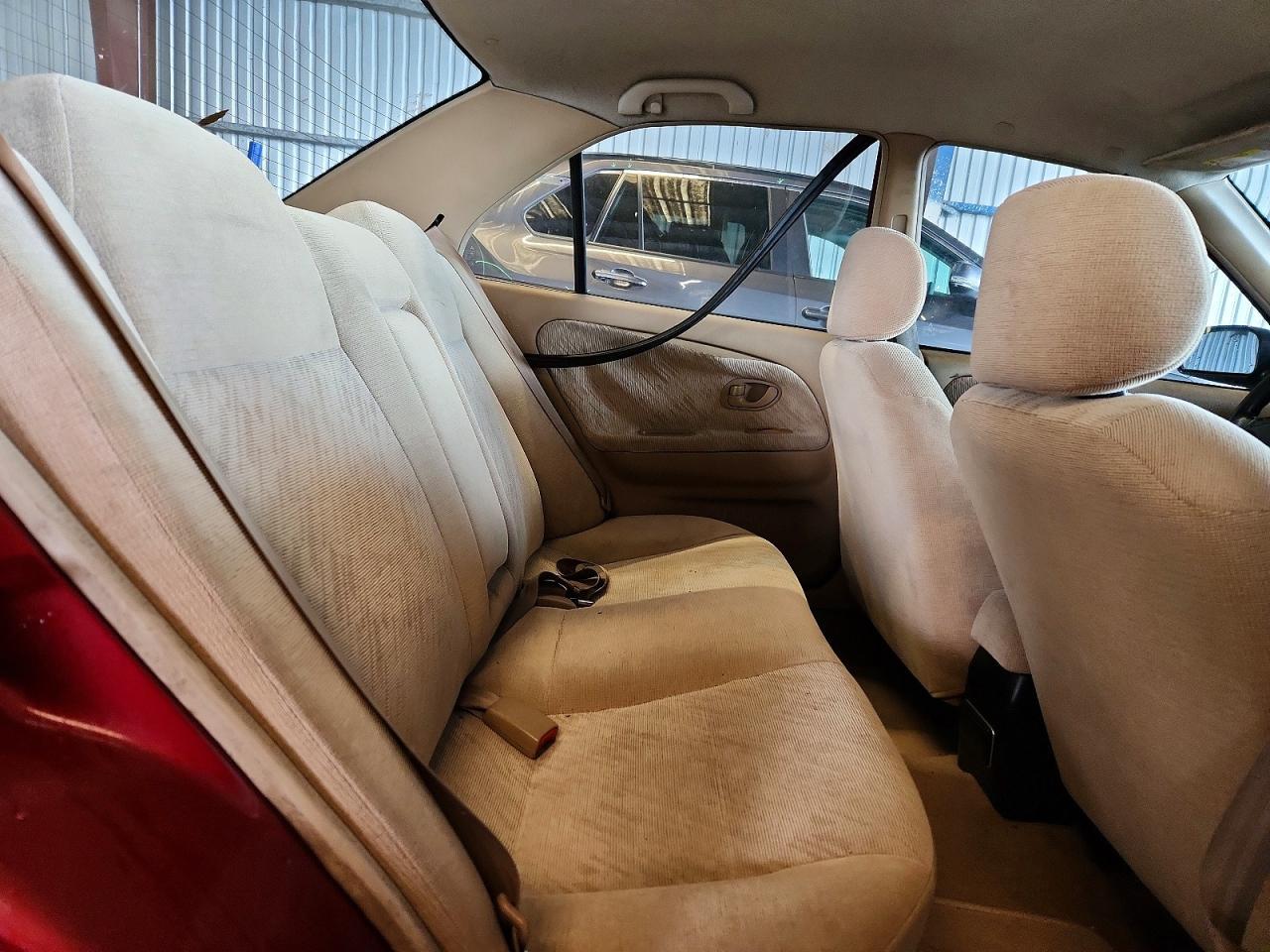 2000 Mitsubishi Mirage de