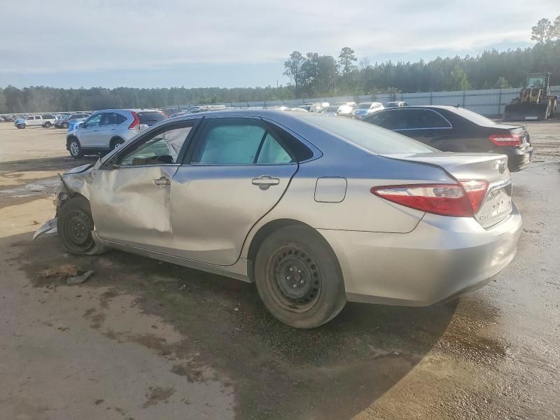 2015 Toyota Camry le