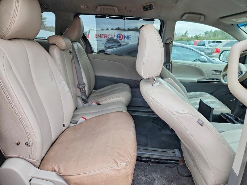 2014 Toyota Sienna le