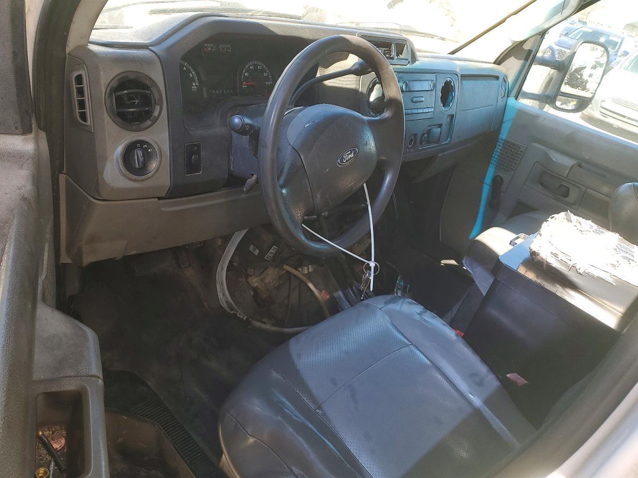 2013 Ford E350 BOX Truck