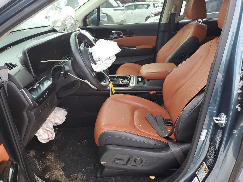 2023 KIA Carnival sx