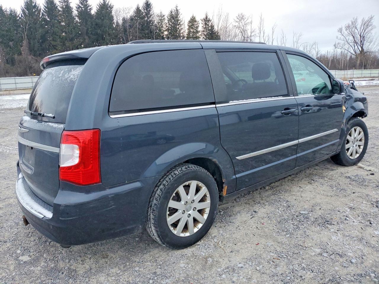 2013 Chrysler Town & Country Touring
