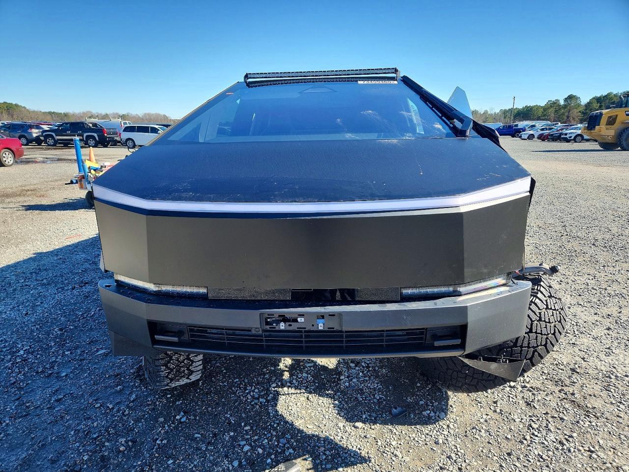 2024 Tesla Cybertruck