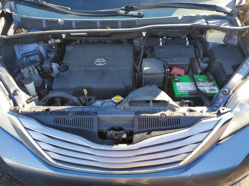 2015 Toyota Sienna xle