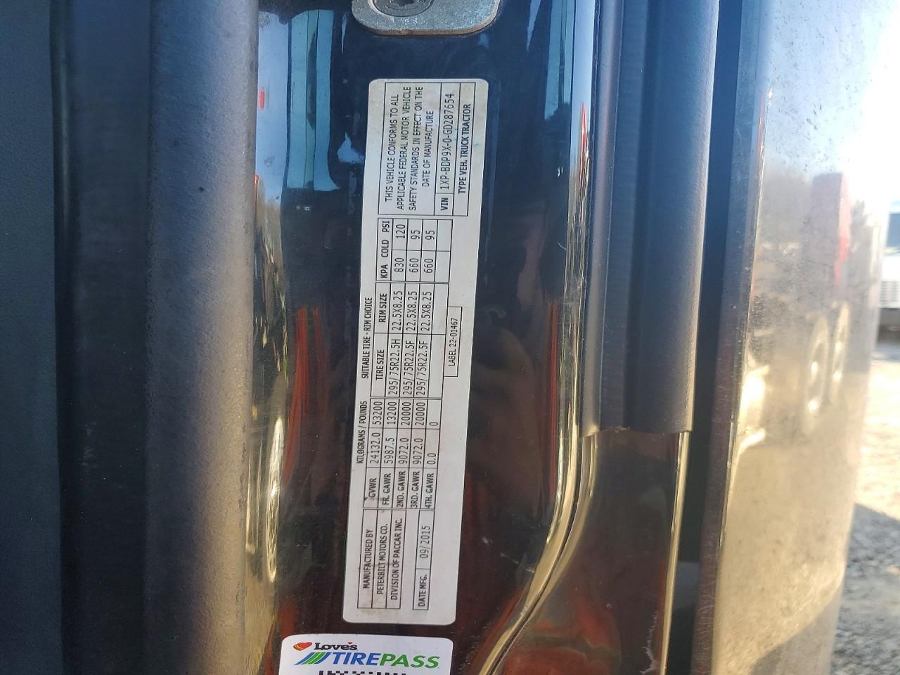 2016 Peterbilt Tractor 579-Feed Delivery Truck