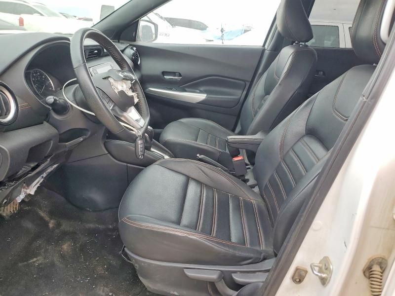 2020 Nissan Kicks sr