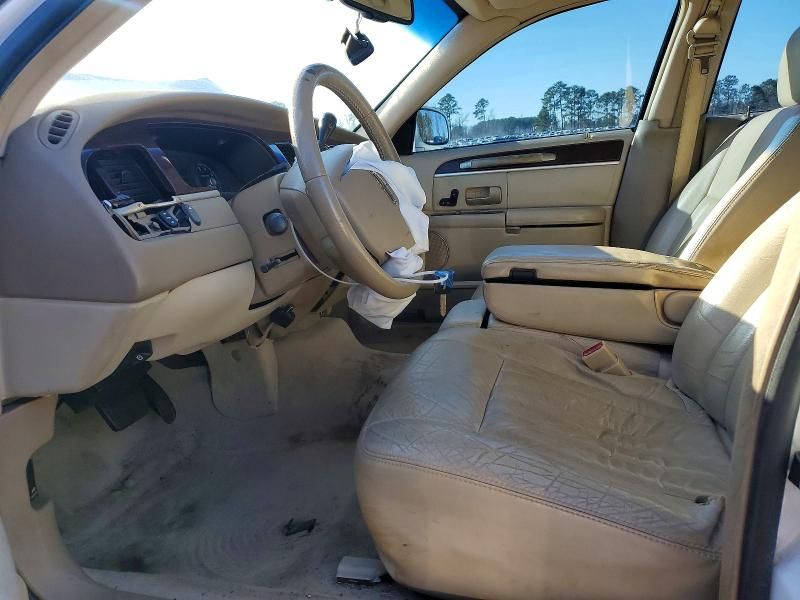 2006 Lincoln Town car Signature