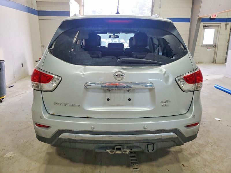 2014 Nissan Pathfinder s