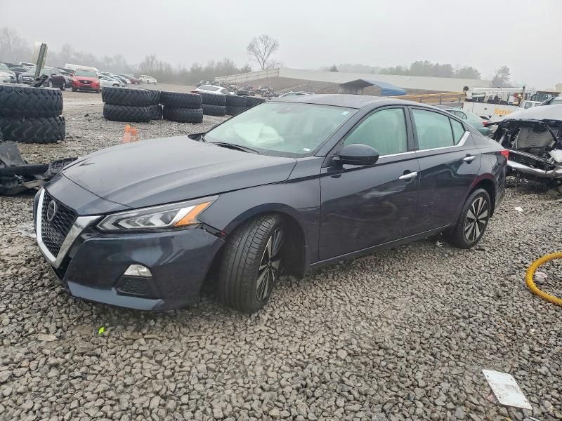 2022 Nissan Altima sv
