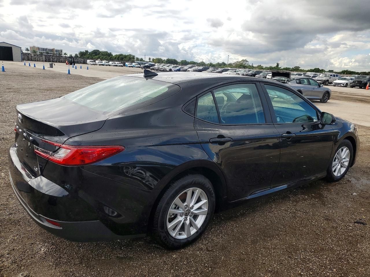 2026 Toyota Camry le