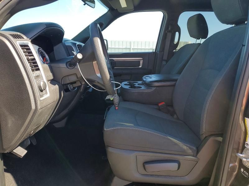 2024 Dodge Ram 1500 Classic slt