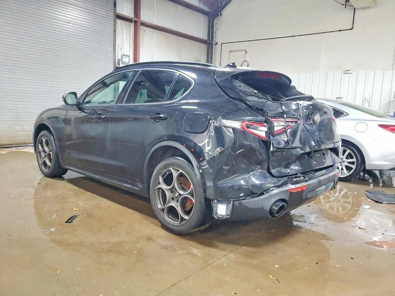 2023 Alfa Romeo Stelvio Sprint