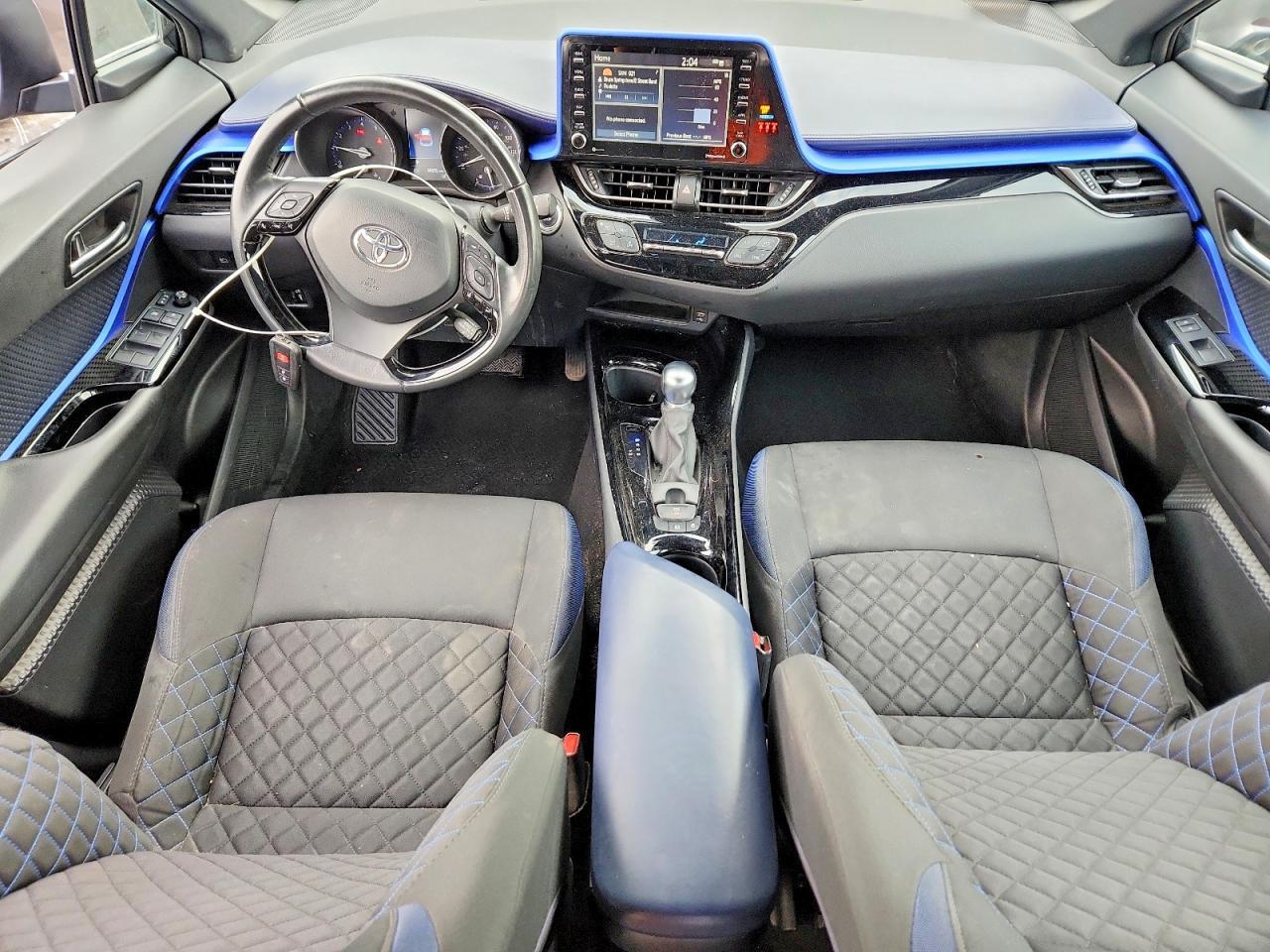 2022 Toyota C-hr xle