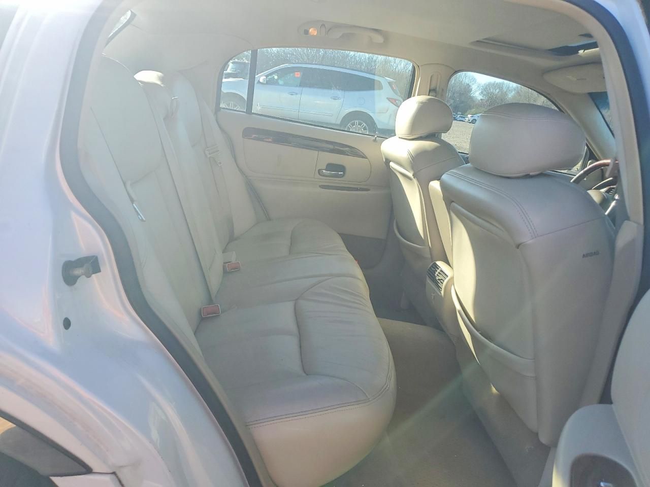 2002 Lincoln Town car Cartier