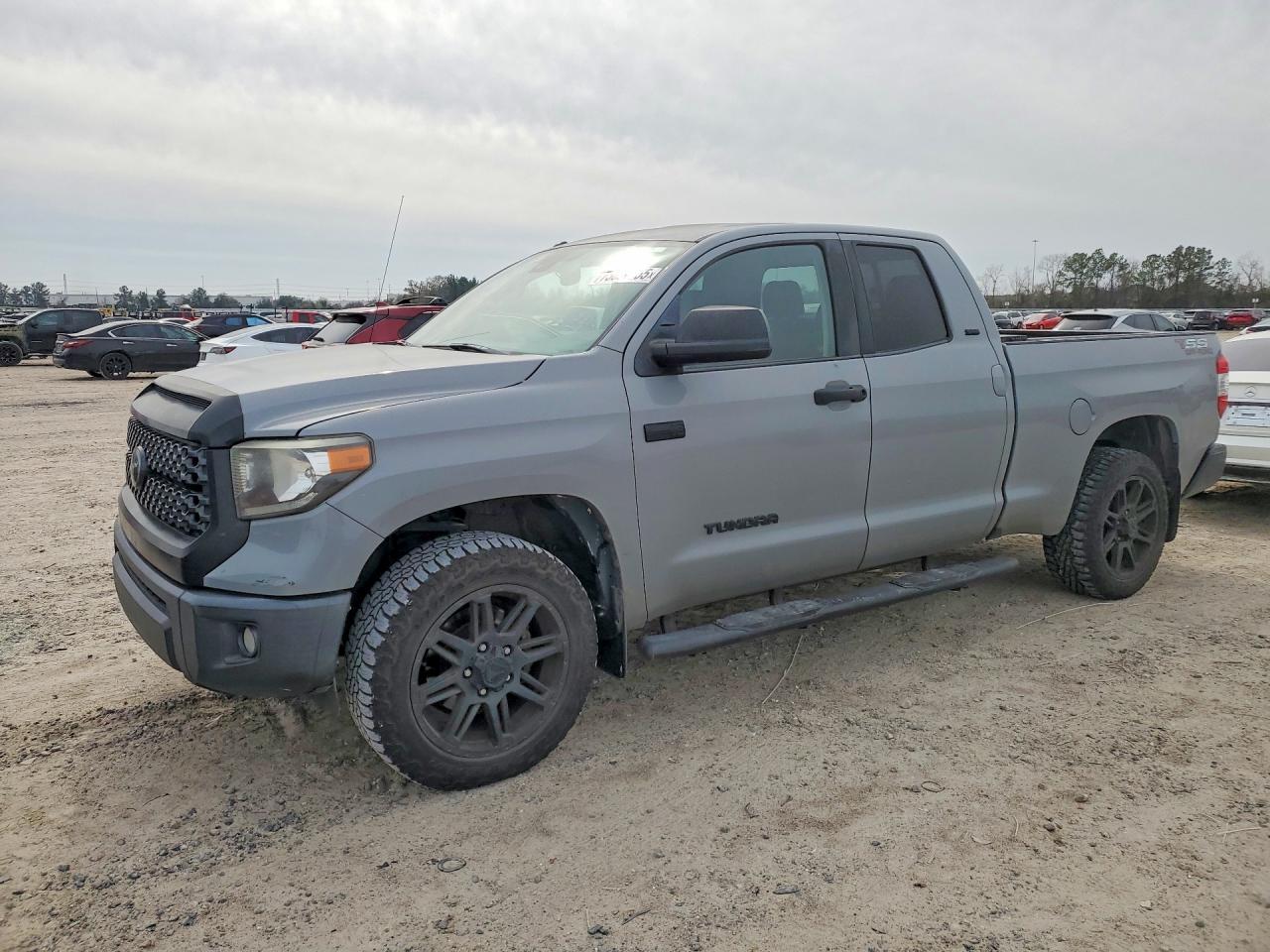 2019 Toyota Tundra Double cab sr