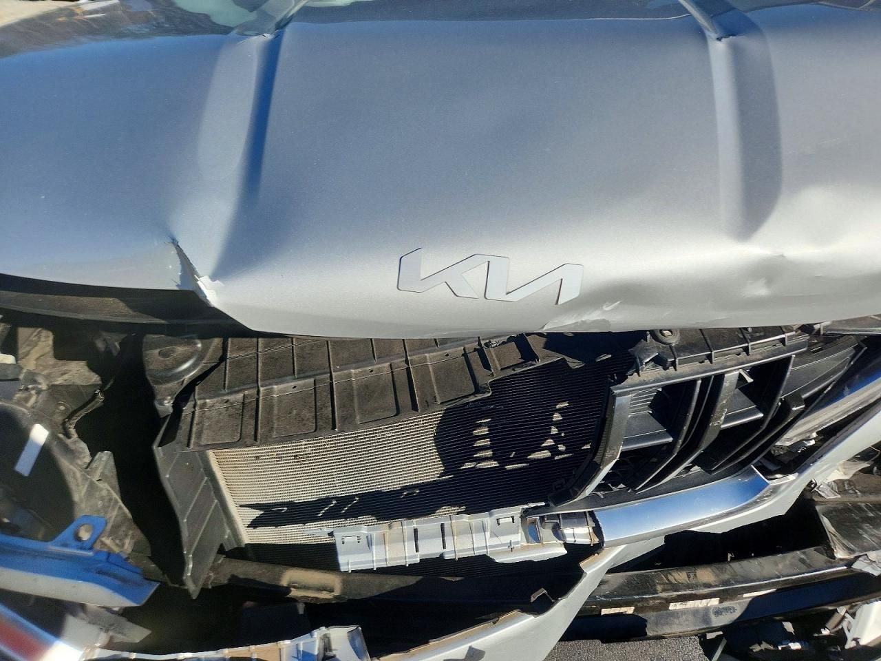 2022 KIA Carnival lx