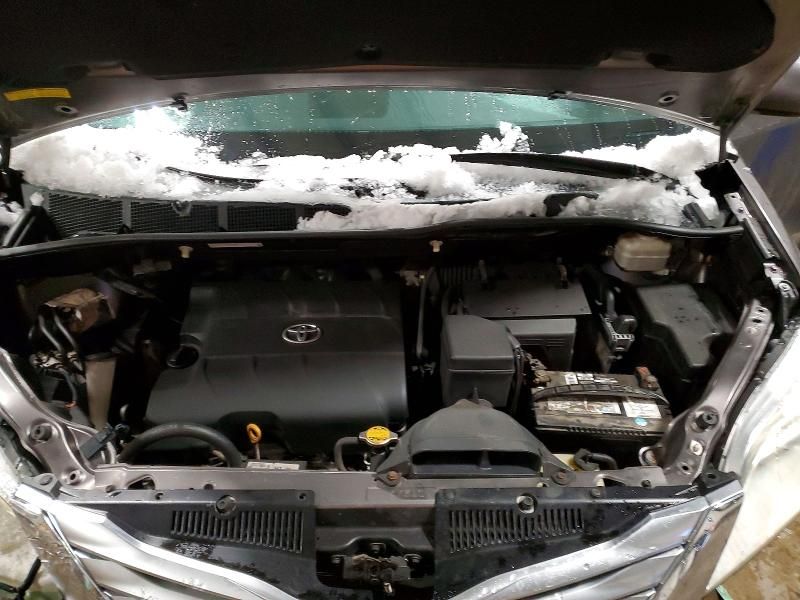 2022 Toyota Sienna xle