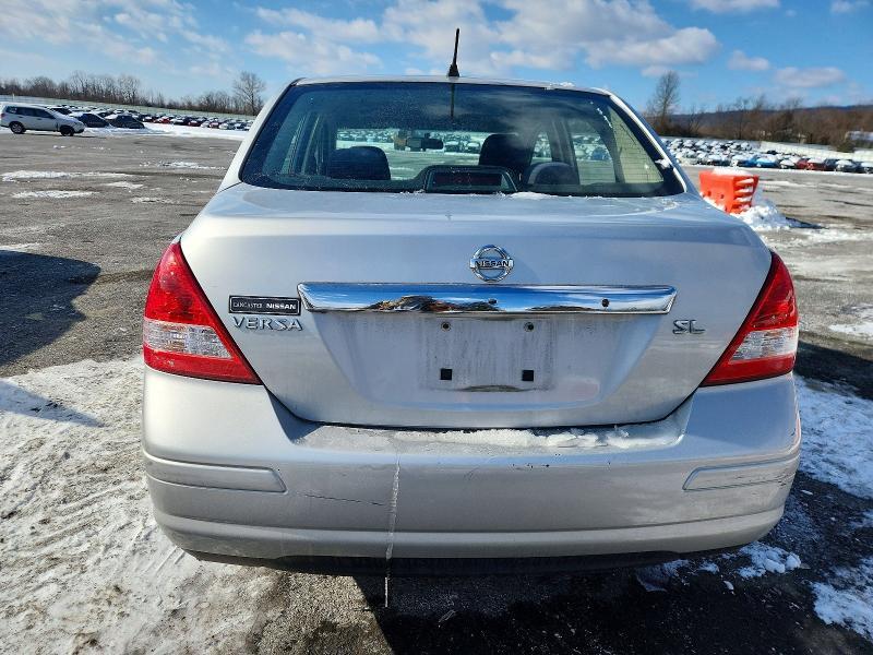 2011 Nissan Versa s