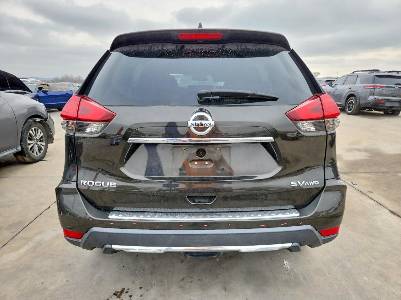 2017 Nissan Rogue sv