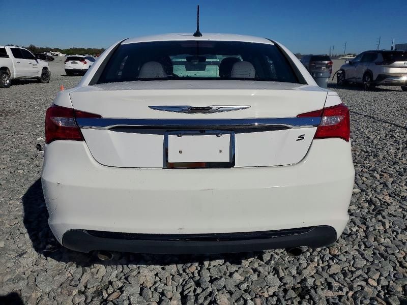 2013 Chrysler 200 Touring