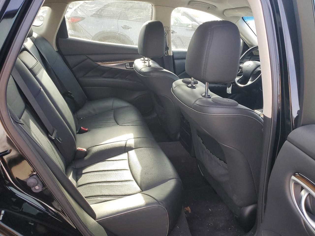 2016 Infiniti Q70 3.7