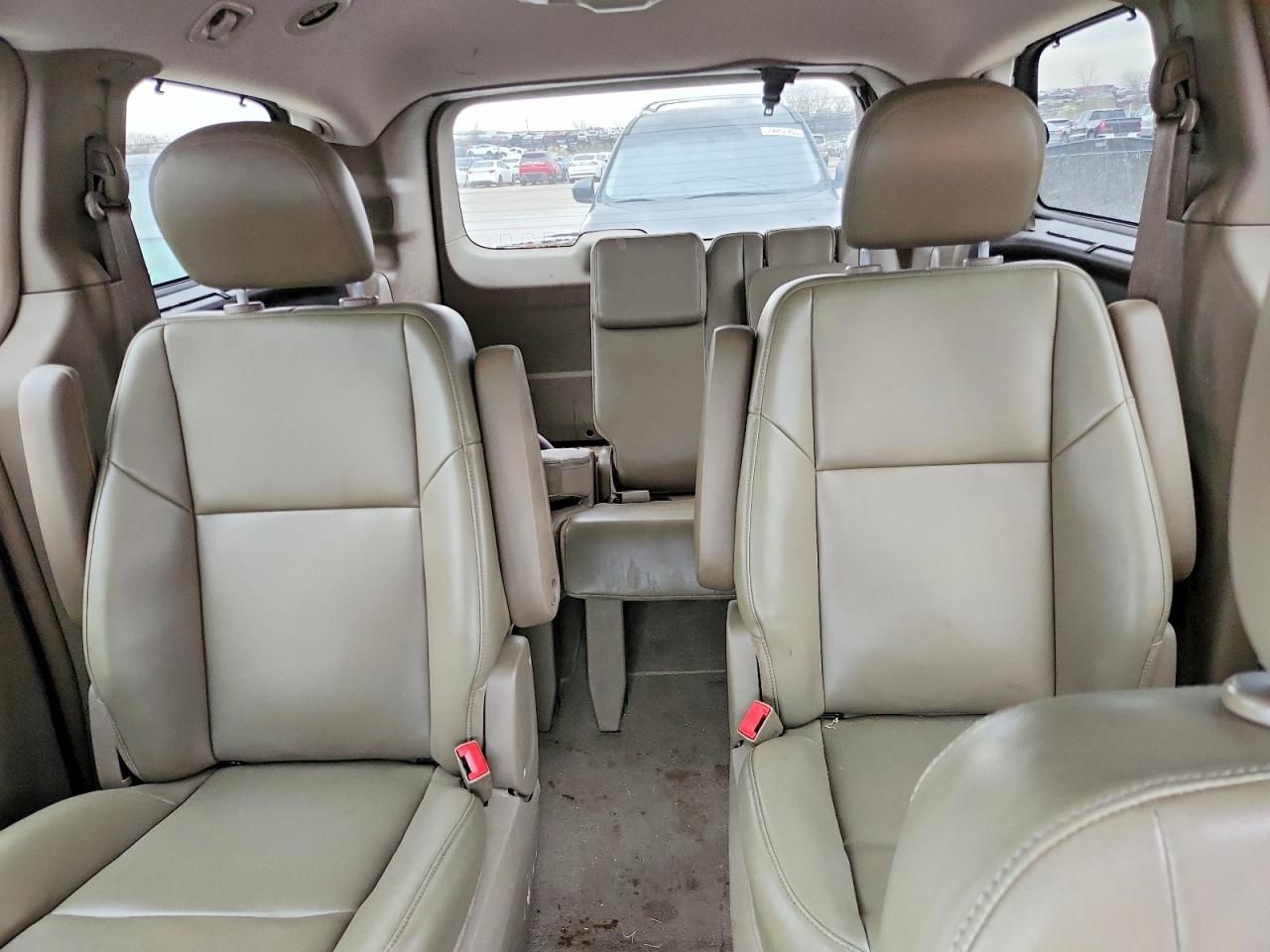 2011 Volkswagen Routan se