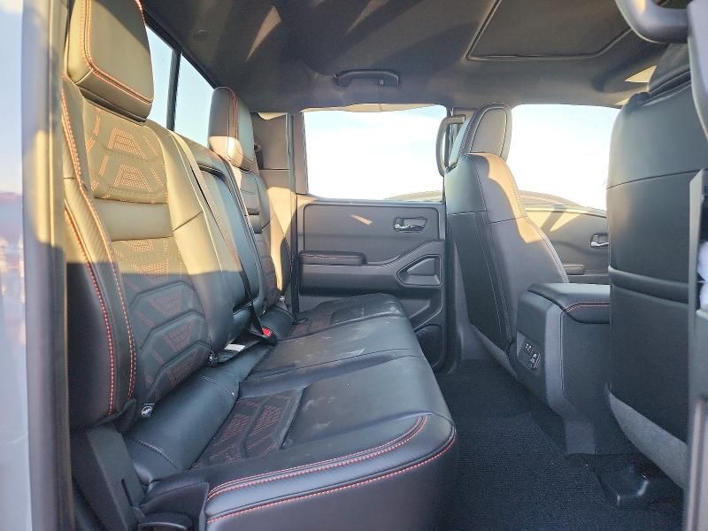 2025 Nissan Frontier s