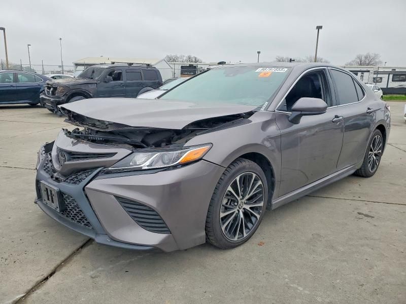 2020 Toyota Camry se