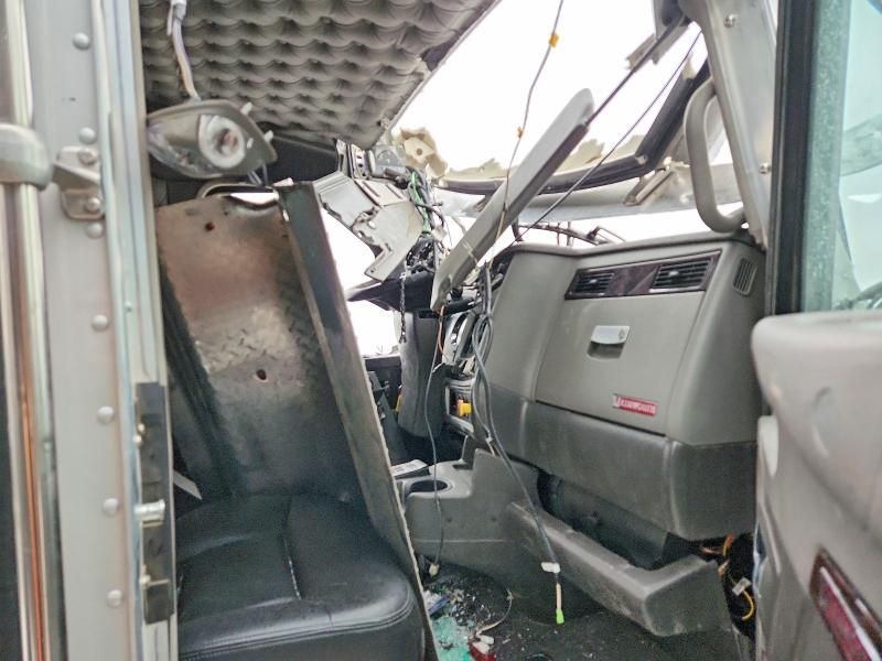 2023 Kenworth T800 Semi Truck