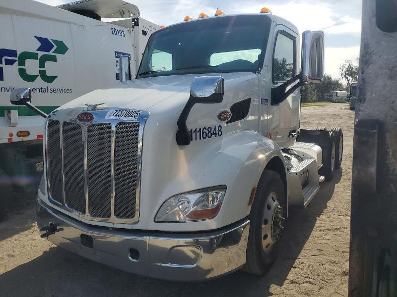 2020 Peterbilt 579 Semi Truck