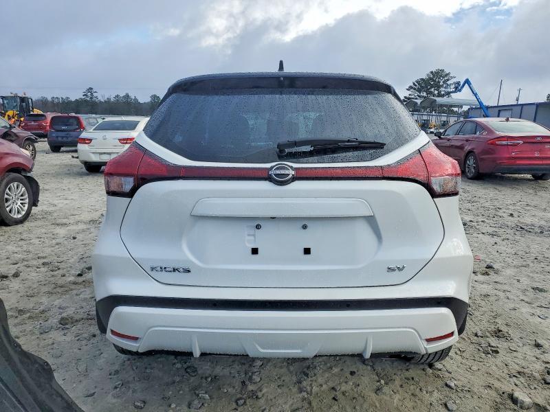 2024 Nissan Kicks sv