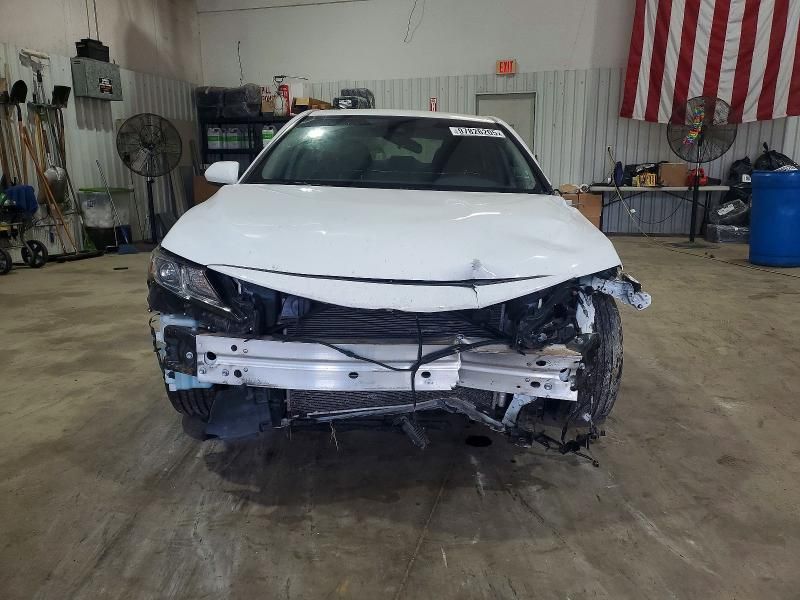 2022 Toyota Camry le