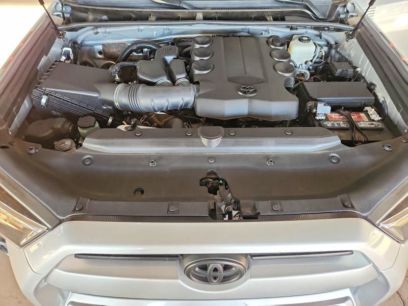 2023 Toyota 4runner se