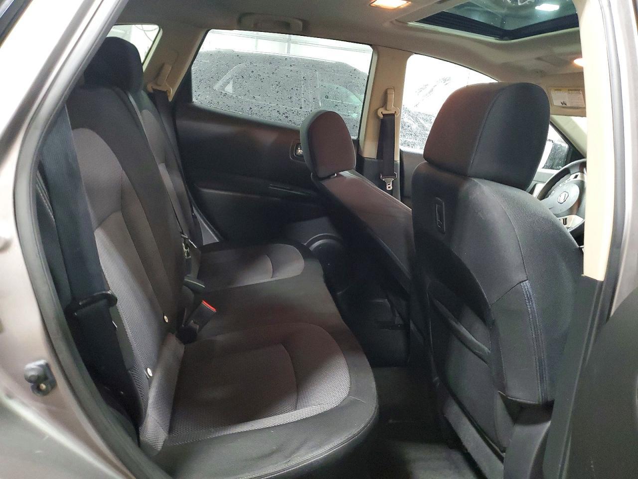 2012 Nissan Rogue s