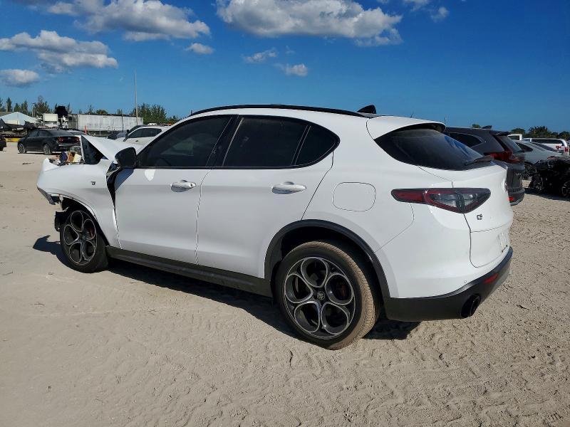 2024 Alfa Romeo Stelvio ti