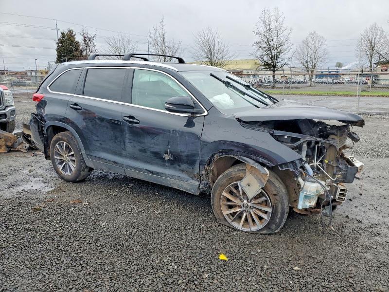 2019 Toyota Highlander se