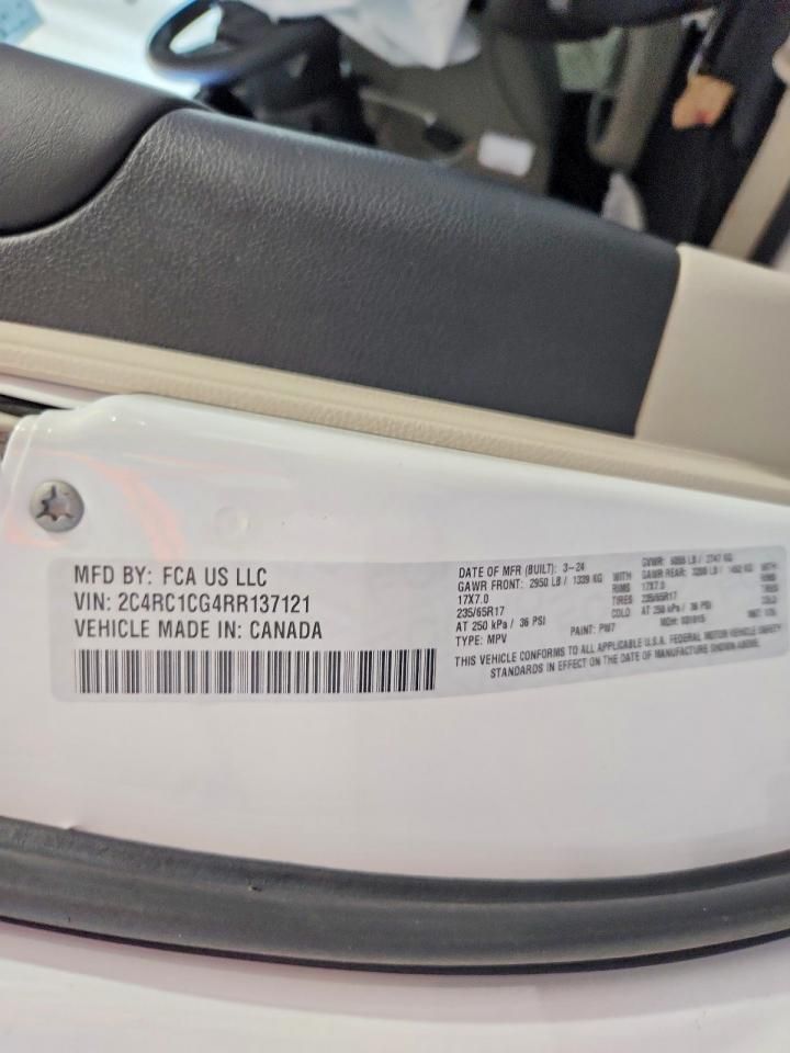 2024 Chrysler Voyager lx