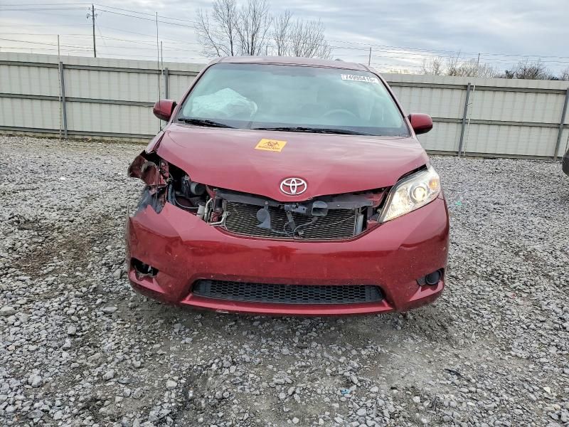 2012 Toyota Sienna le