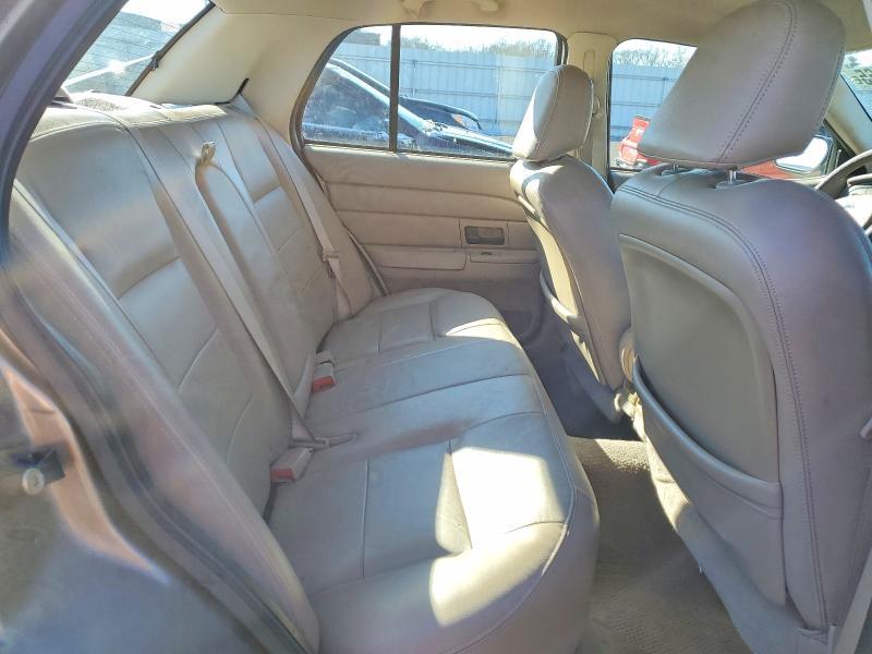 2005 Ford Crown Victoria lx