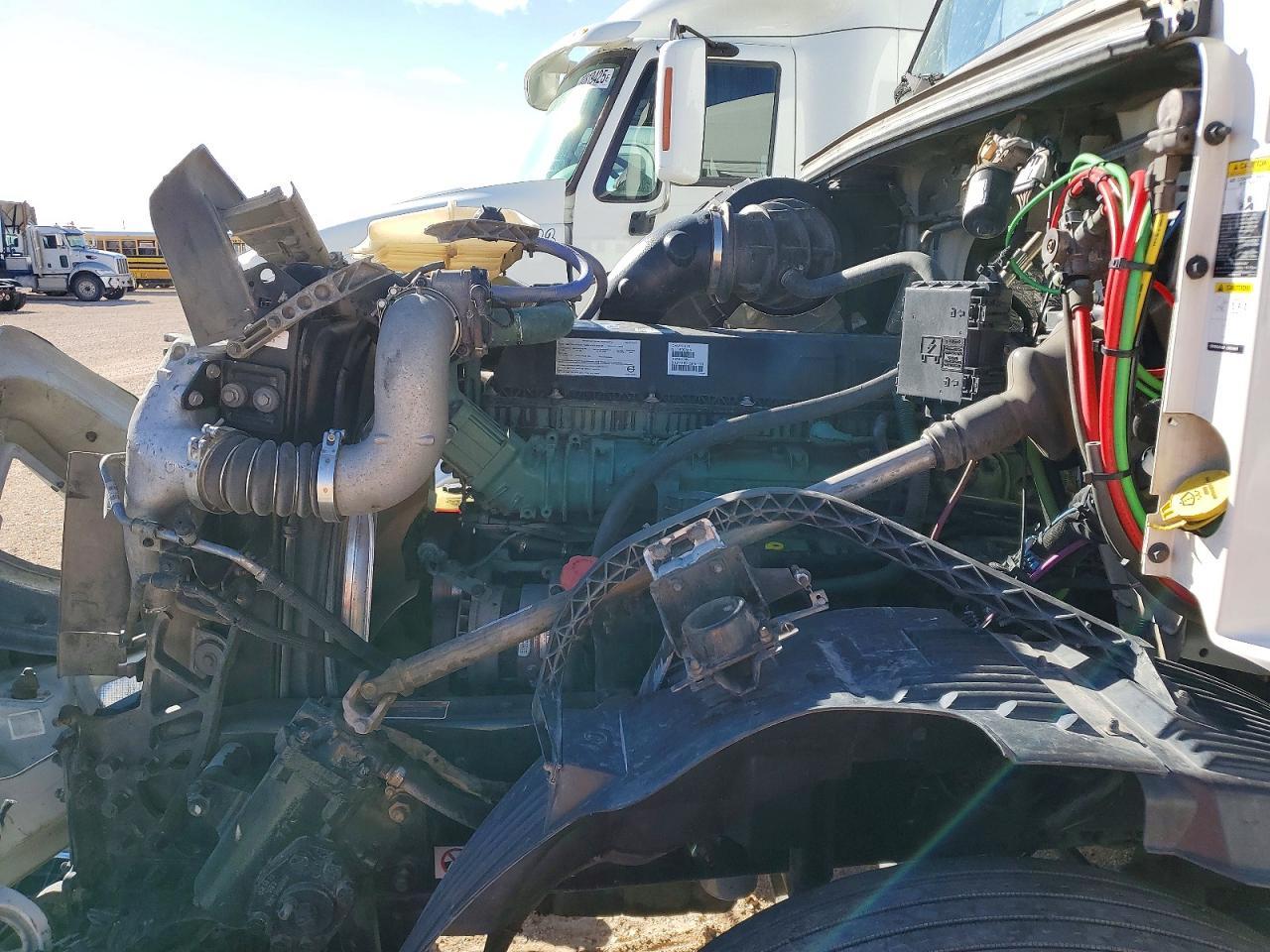 2018 Volv O VNL Semi Truck